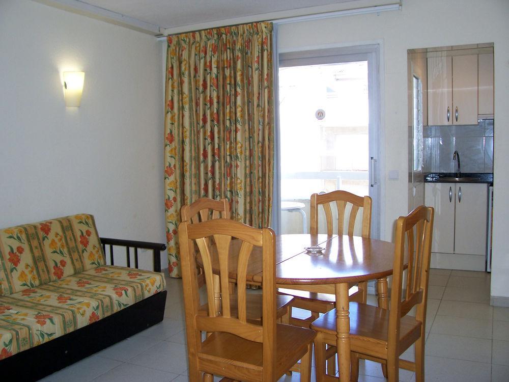 Apartamentos Alboran-Arysal Salou Exteriör bild