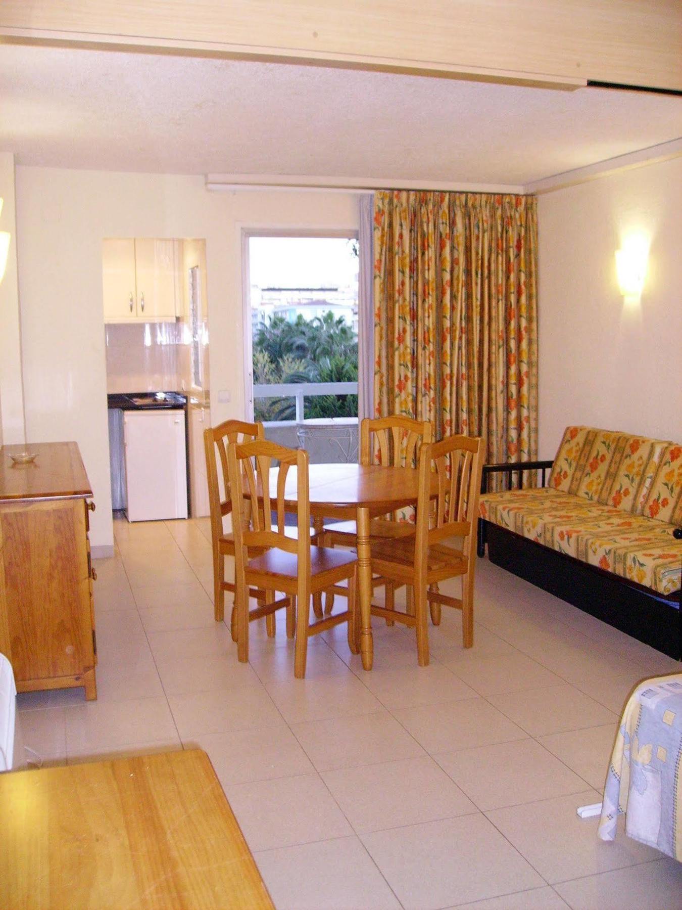 Apartamentos Alboran-Arysal Salou Exteriör bild