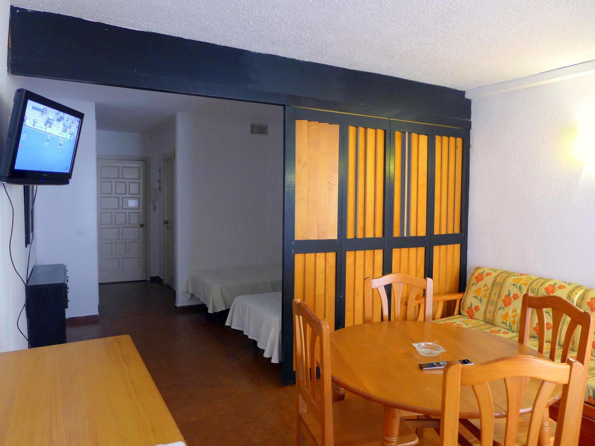 Apartamentos Alboran-Arysal Salou Exteriör bild