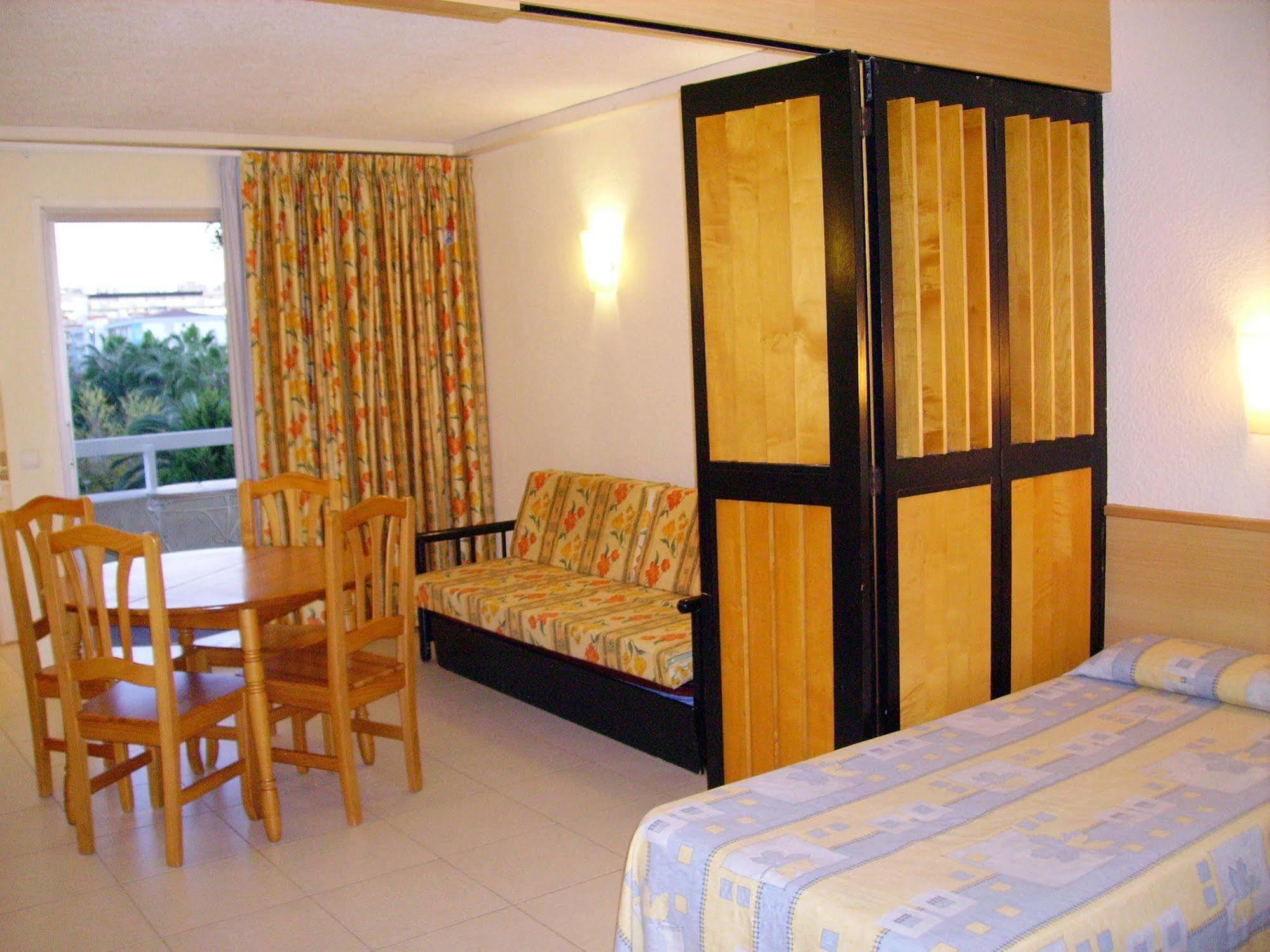 Apartamentos Alboran-Arysal Salou Exteriör bild
