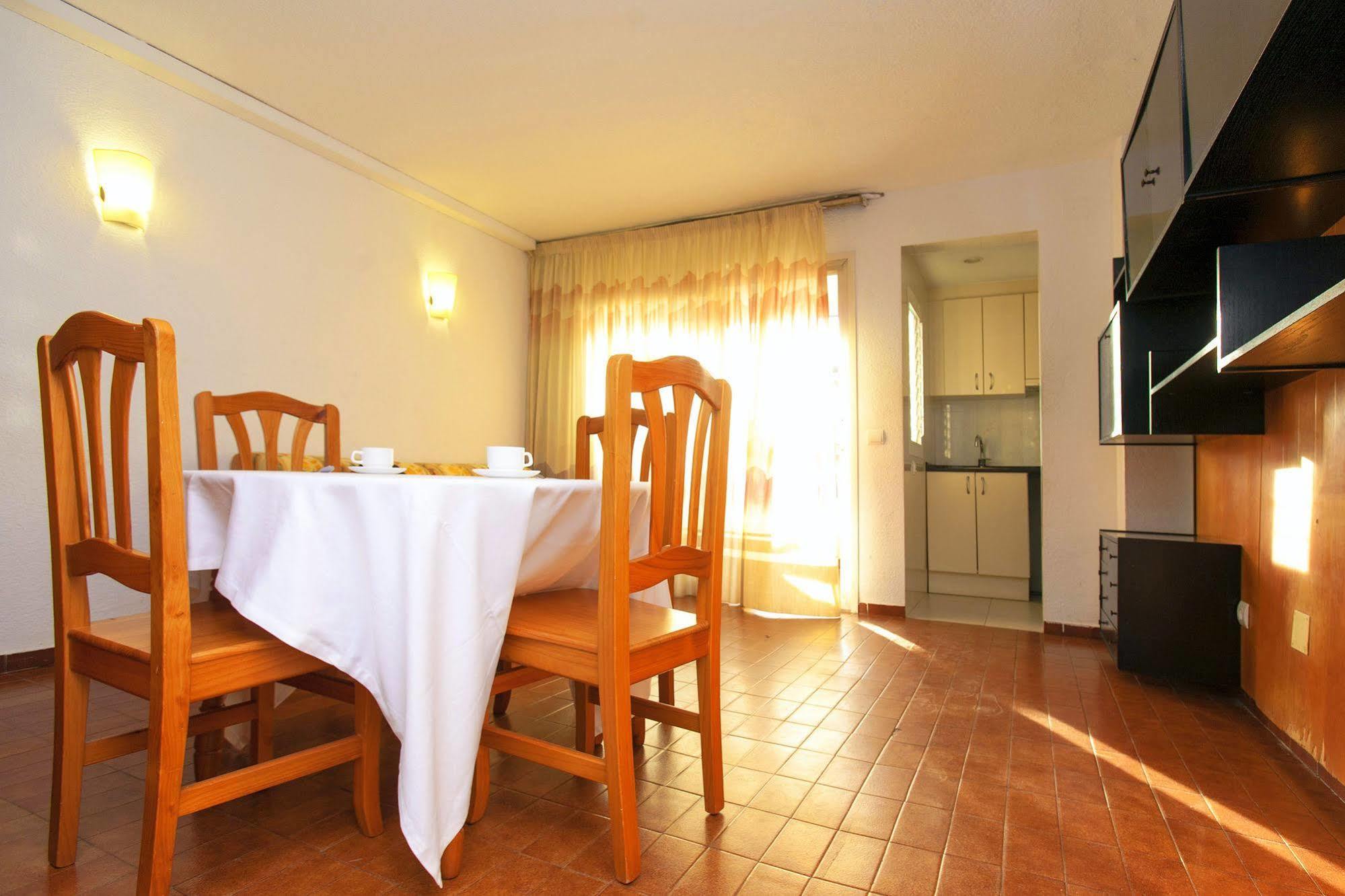 Apartamentos Alboran-Arysal Salou Exteriör bild