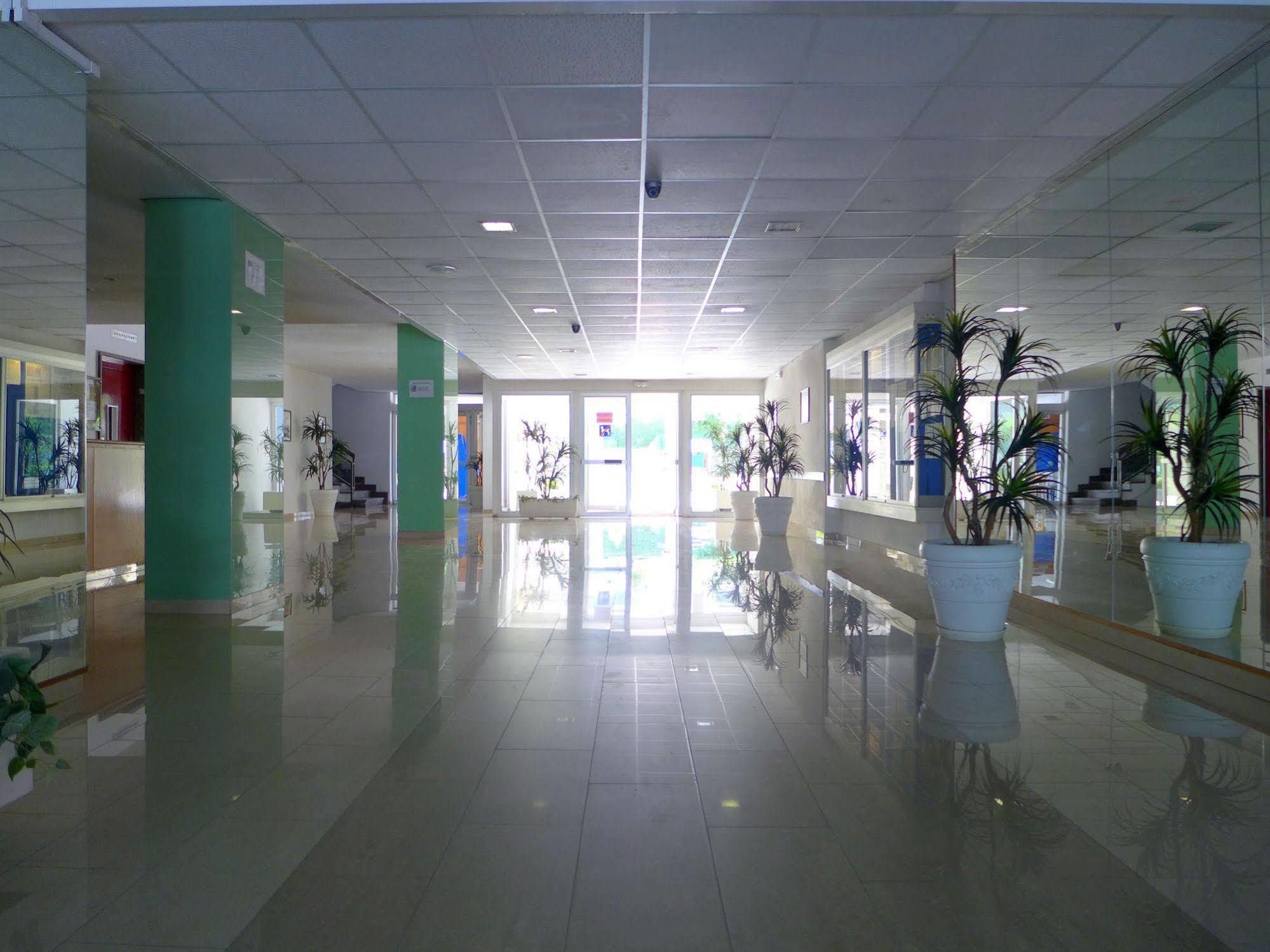 Apartamentos Alboran-Arysal Salou Exteriör bild